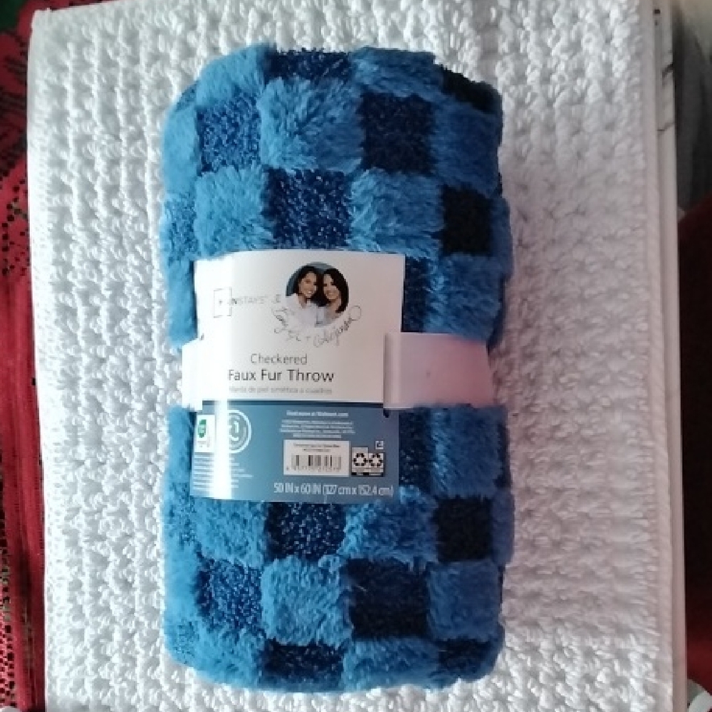 Mainstays Blue and Black Checkered Faux Fur Throw